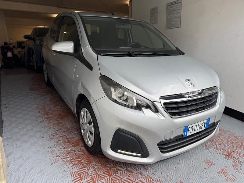Usata Peugeot 108 Active 69 CV (50 kW) 2016 Argento Berlina