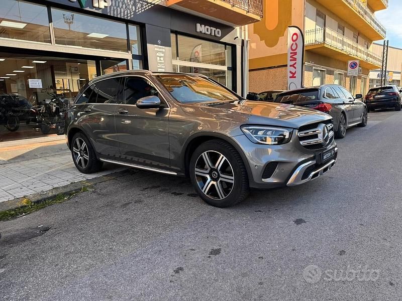 Usata Mercedes GLC220 Premium 194 CV (142 kW) 2020 Grigio SUV
