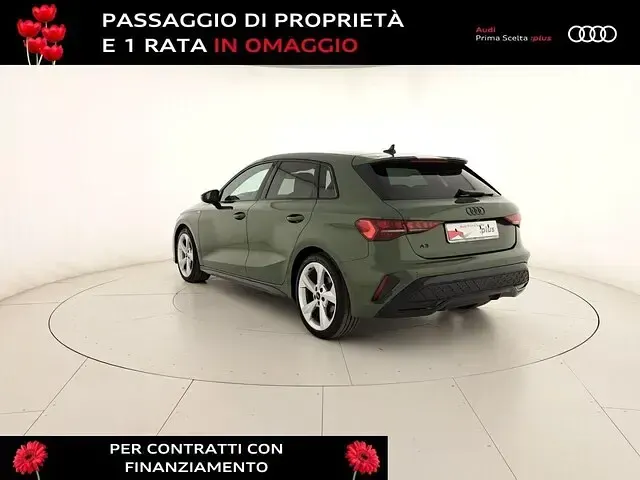 Usata Audi A3 S-Line 150 CV (110 kW) 2025 Verde distretto metallizzato Berlina