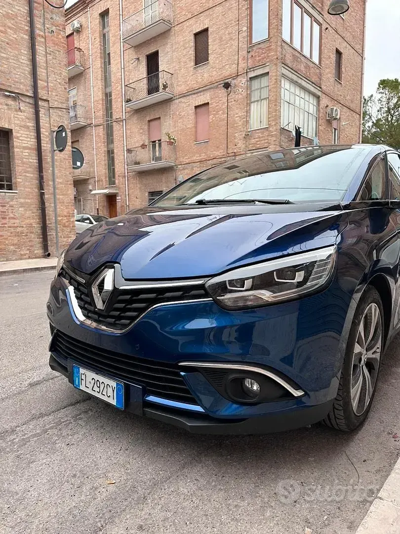 Usata Renault Scénic III 110 CV (80 kW) 2017 Blu Monovolume