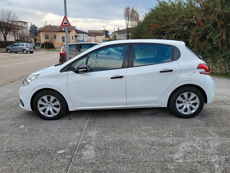 Usata Peugeot 208 Active 75 CV (55 kW) 2017 Bianco Utilitaria