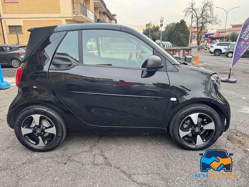 Usata Smart ForTwo Coupé Passion 41 kW (56 CV) 2022 Nero Utilitaria