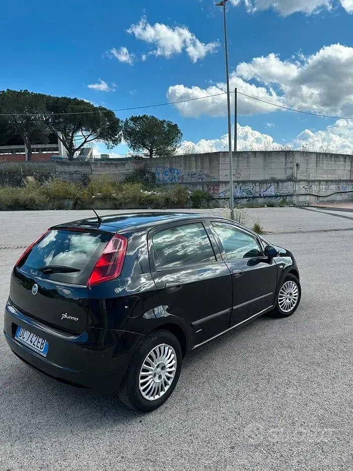 Usata Fiat Grande Punto 75 CV (55 kW) 2006 Nero Utilitaria