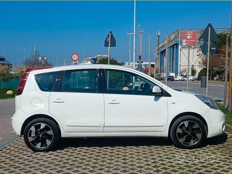 Usata Nissan Note 90 CV (66 kW) 2013 Bianco Utilitaria