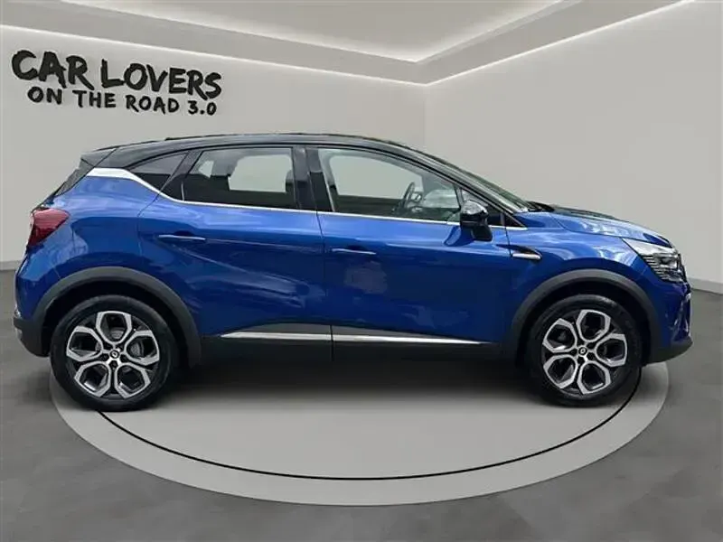 Käytetty Renault Captur Techno 101 HP (74 kW) 2023 Sininen Katumaasturi