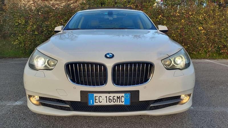 Usata BMW 530 Gran Turismo 245 CV (180 kW) 2010 Bianco