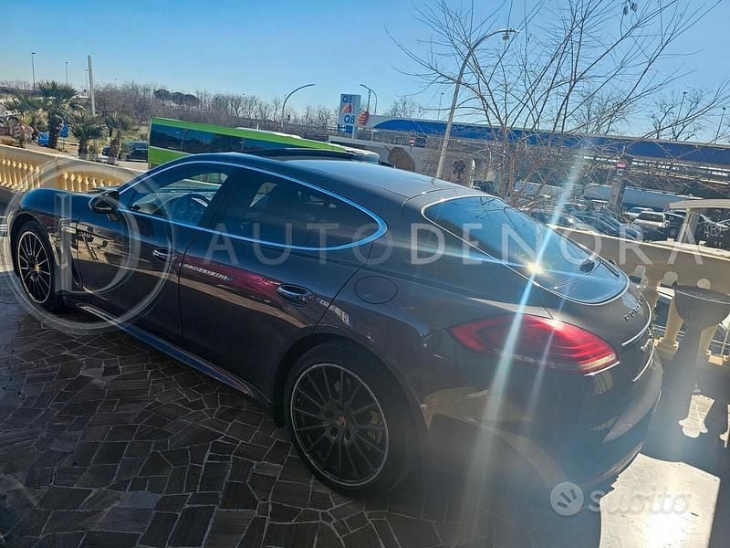 Usata Porsche Panamera 333 CV (244 kW) 2014 Grigio Berlina