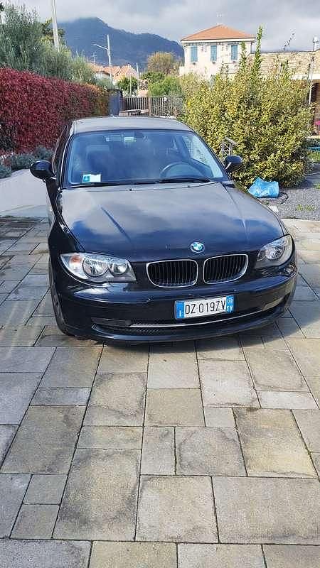 Usata BMW 116 116 CV (85 kW) 2010 Nero Utilitaria