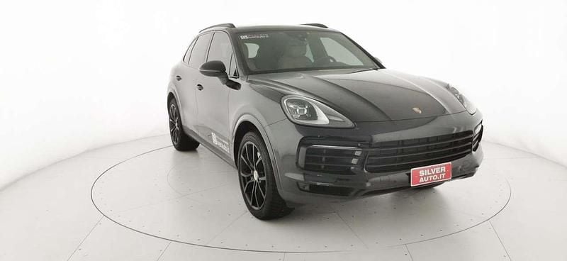 Nero metallizzato Usata 2018 Porsche Cayenne SUV | 42.000 € (Molto cara) - Immagine 1/4