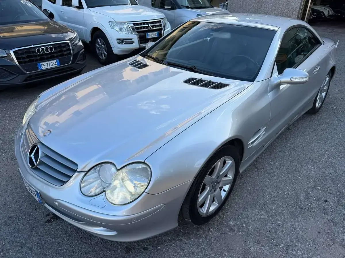 Usata Mercedes SL500 306 CV (225 kW) 2002 Argento Cabrio