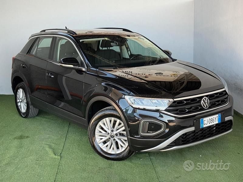 Nero Usata 2022 VW T-Roc Style SUV | 19.499 € (Buon prezzo) - Immagine 1/4