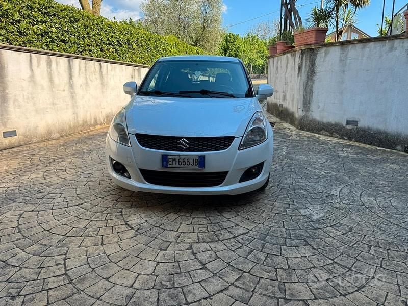 Usata Suzuki Swift 94 CV (69 kW) 2012 Bianco Utilitaria