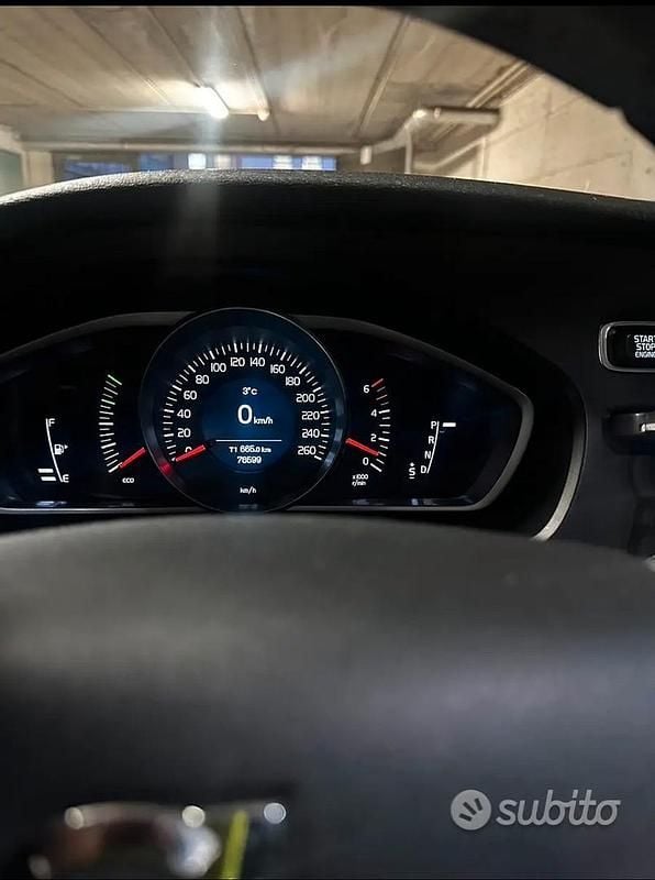 Usata Volvo V40 120 CV (88 kW) 2017 Berlina