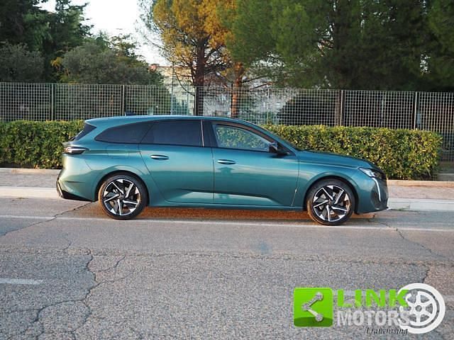 Usado Peugeot 308 Allure 131 CV (96 kW) 2022 Azul Familiar