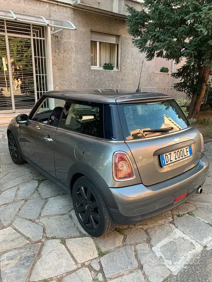 Usata Mini Cooper 90 CV (66 kW) 2009 Grigio Utilitaria