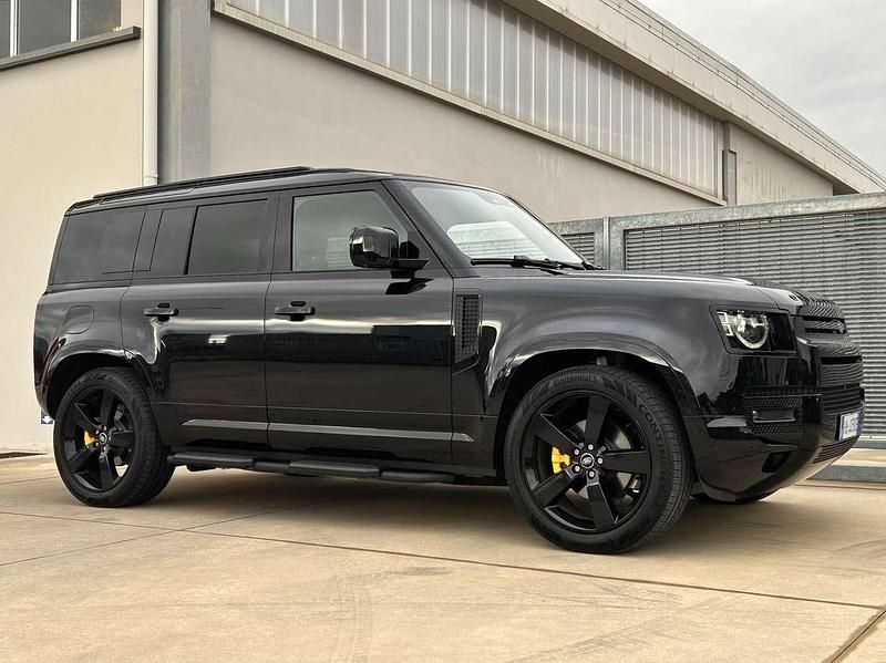 Usata Land Rover Defender SE Dynamic 200 CV (147 kW) 2025 Nero SUV