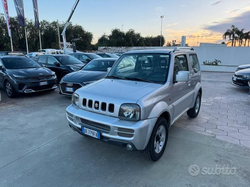 Grigio Usata 2007 Suzuki Jimny SUV | 7800 € (Ottimo prezzo) - Immagine 1/4
