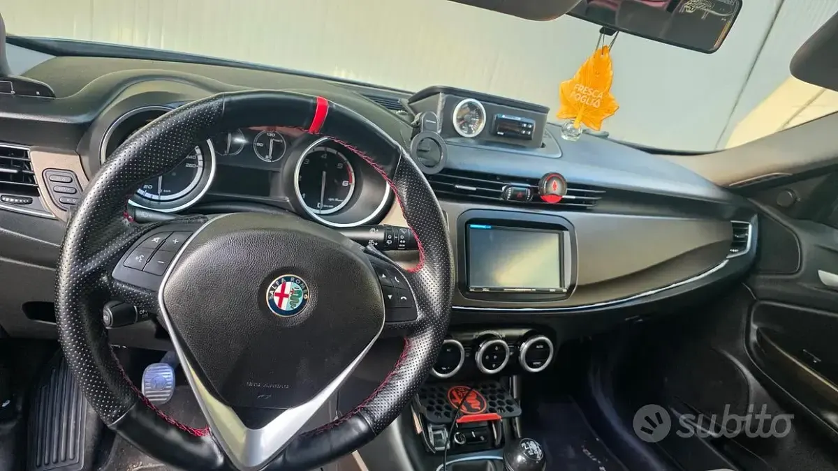 Usata Alfa Romeo Giulietta 105 CV (77 kW) 2015 Marrone Utilitaria