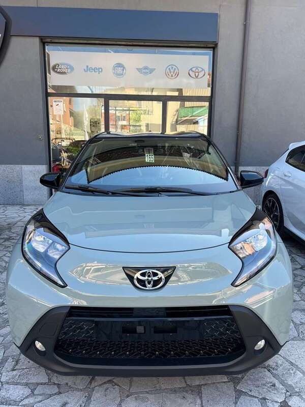 Nuova Toyota Aygo X Lounge 72 CV (52 kW) 2025 Marrone SUV