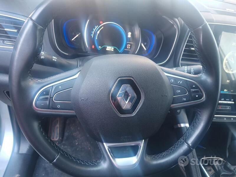 Usata Renault Koleos LE 170 CV (125 kW) 2021 Grigio SUV