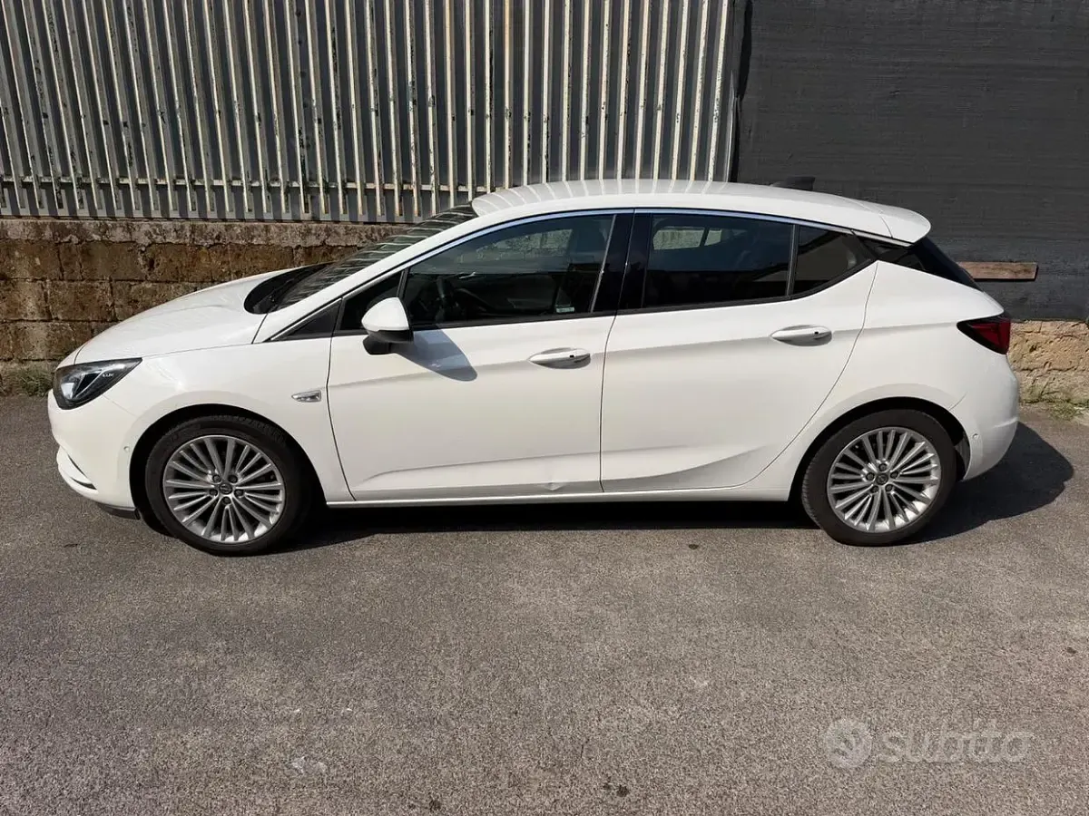 Usata Opel Astra Innovation 150 CV (110 kW) 2015 Bianco Berlina