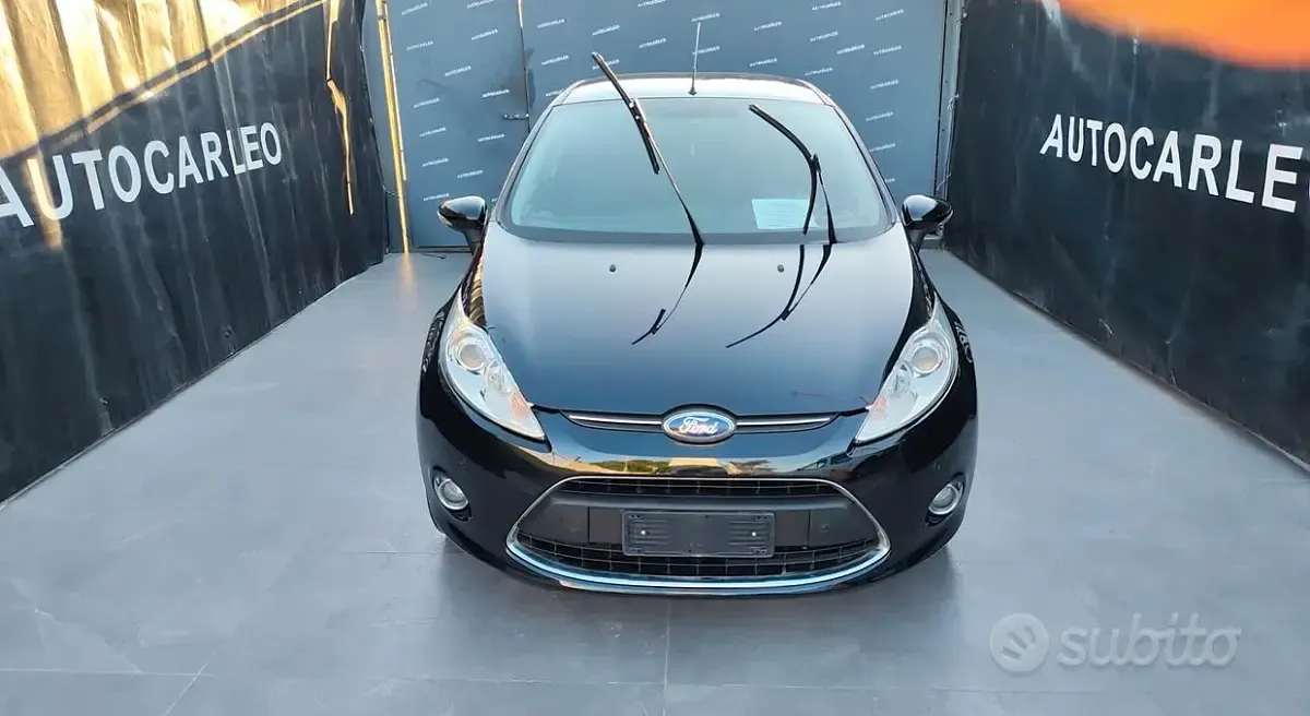 Usata Ford Fiesta Titanium 97 CV (71 kW) 2012 Nero Berlina