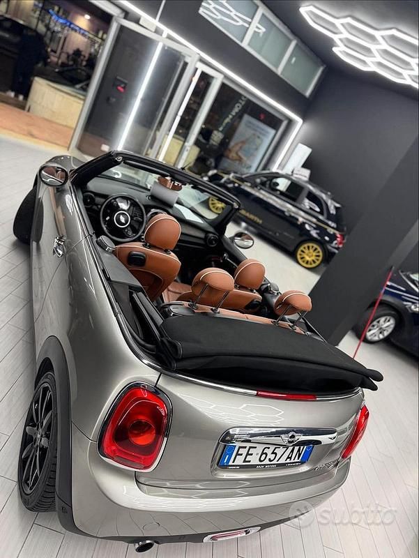 Usata Mini Cooper Cabriolet Hype 116 CV (85 kW) 2016 Cabrio