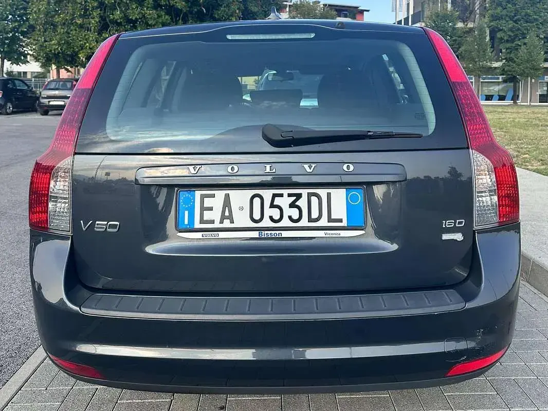 Usata Volvo V50 109 CV (80 kW) 2010 Grigio Station wagon