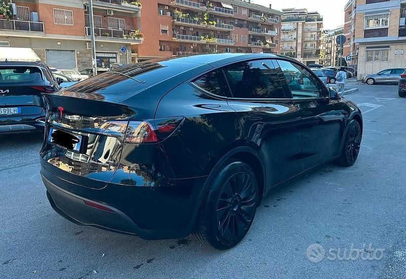 Usata Tesla Model Y 378 kW (514 CV) 2023 Nero SUV