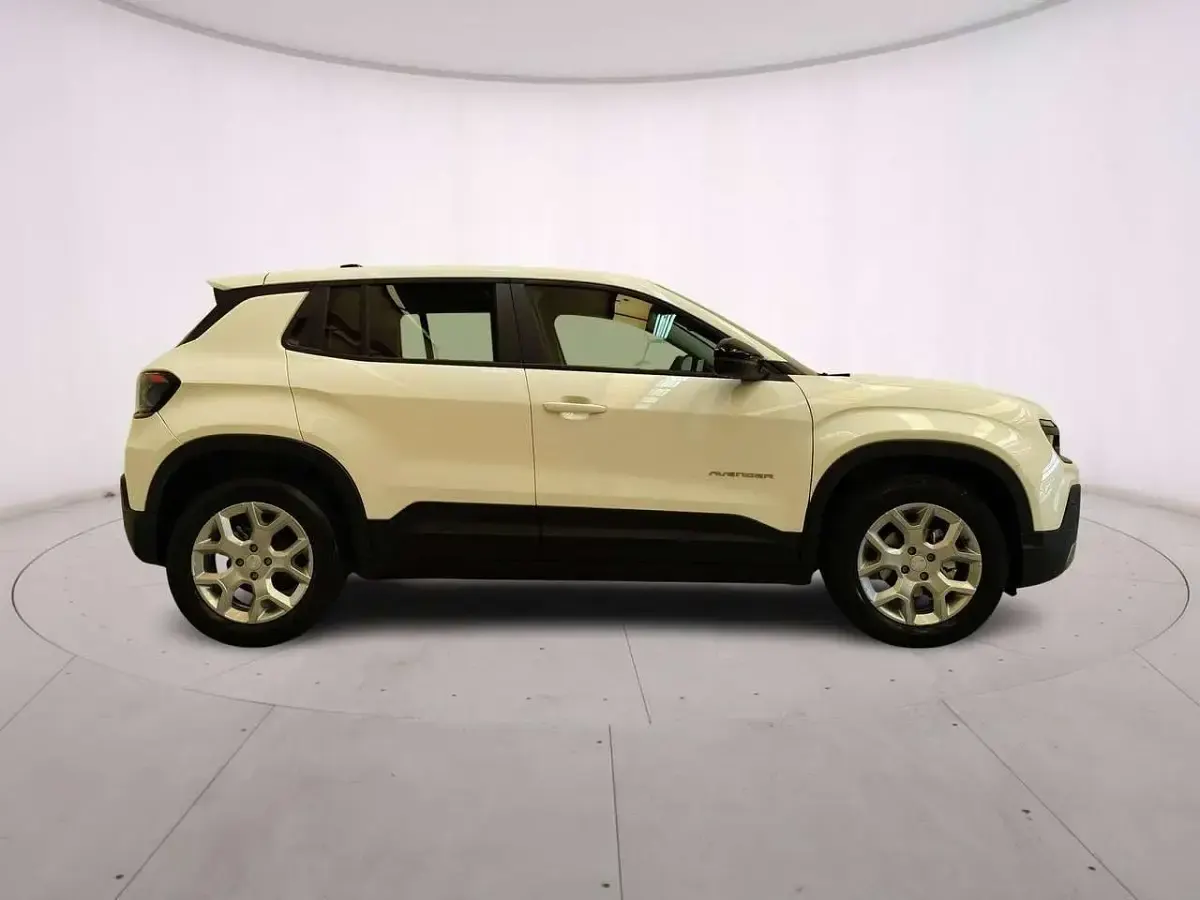 Usata Jeep Avenger Altitude 101 CV (74 kW) 2024 Bianco SUV