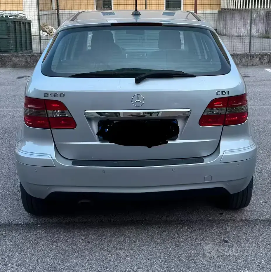 Usata Mercedes B180 116 CV (85 kW) 2009 Grigio Monovolume