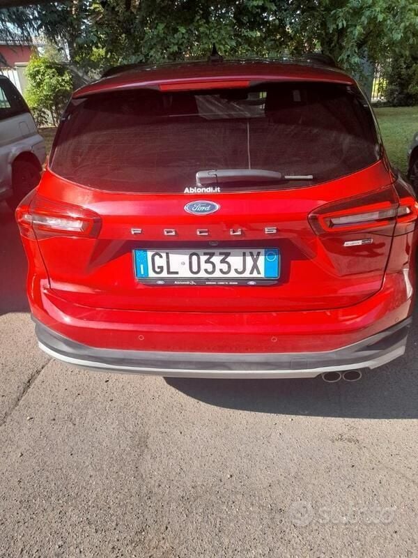 Usata Ford Focus 125 CV (91 kW) 2022 Rosso Station wagon