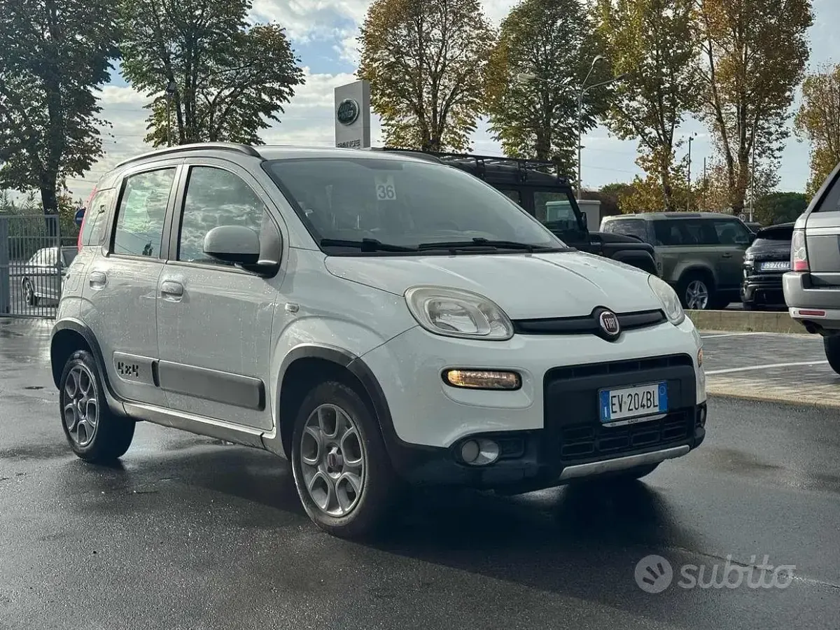 Usata Fiat Panda 4x4 S 84 CV (61 kW) 2013 Bianco Utilitaria