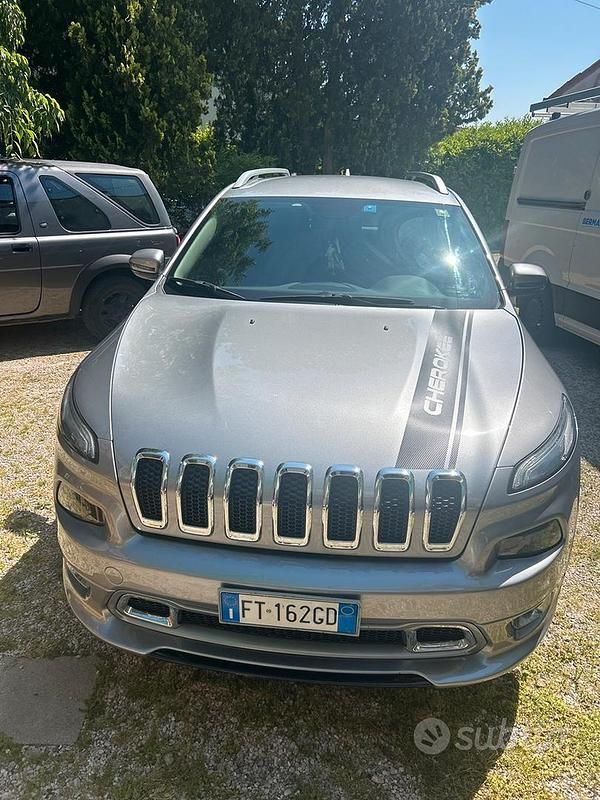 Usata Jeep Cherokee 170 CV (125 kW) 2015 Grigio SUV