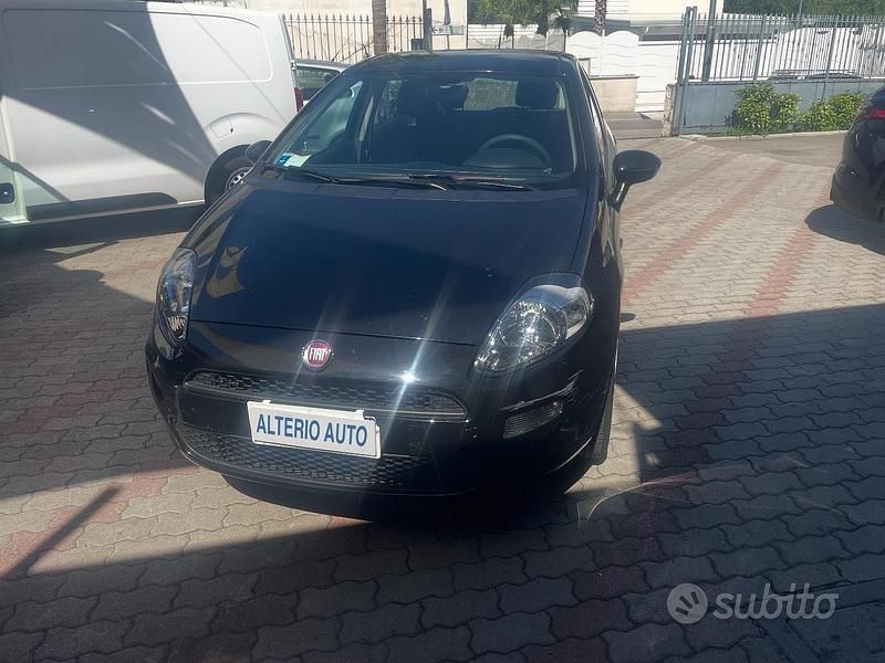 Nero Usata 2014 Fiat Punto Street Tre volumi | 5200 € (Ottimo prezzo) - Immagine 1/4