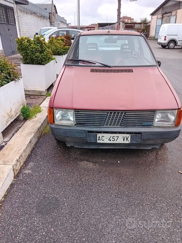 Usata Fiat Uno 45 CV (33 kW) 1983 Rosso Utilitaria