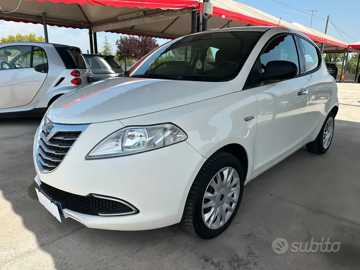 Usata Lancia Ypsilon Gold 69 CV (50 kW) 2013 Bianco Utilitaria