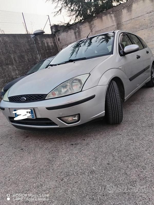 Usata Ford Focus 100 CV (73 kW) 2001 Grigio Berlina