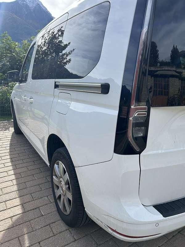 Usata VW Caddy 122 CV (89 kW) 2021 Bianco Monovolume