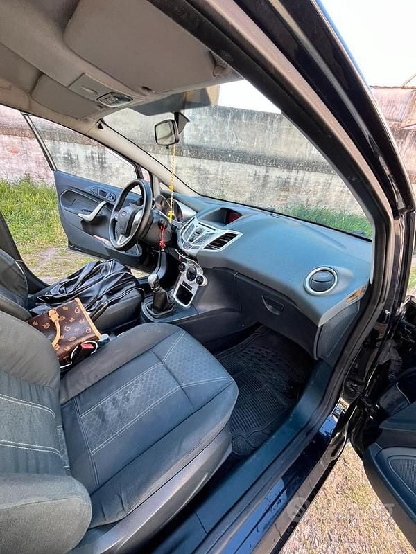 Occasion Ford Fiesta 2010 Zwart Hatchback
