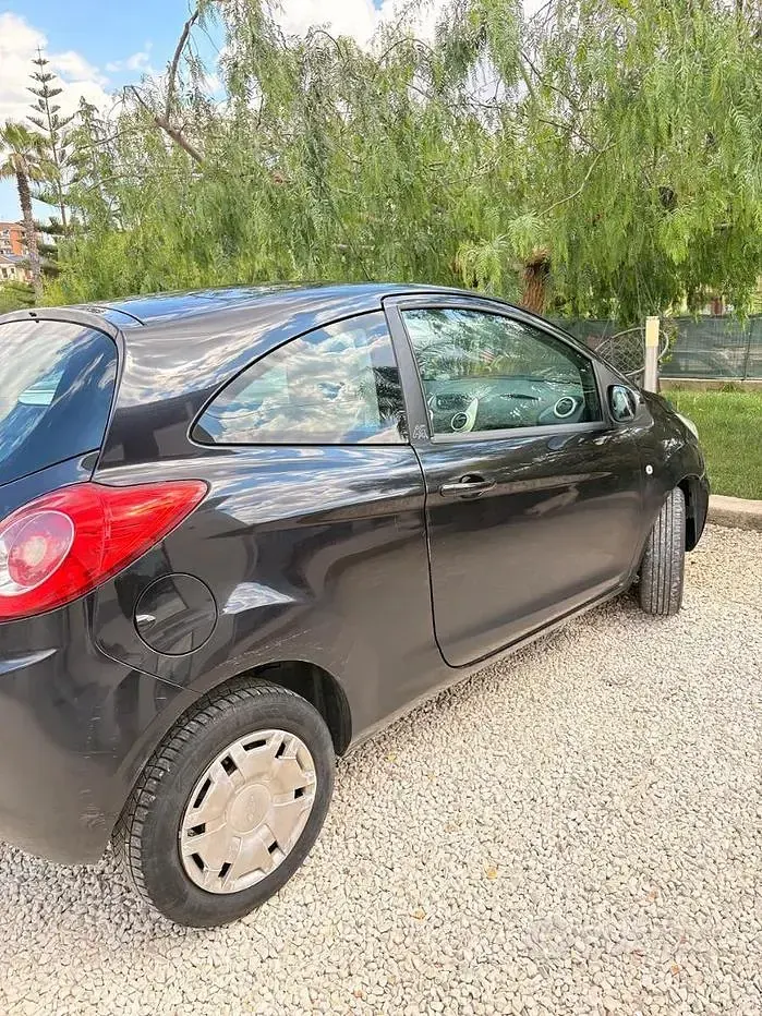 Usata Ford Ka 75 CV (55 kW) 2010 Nero Utilitaria