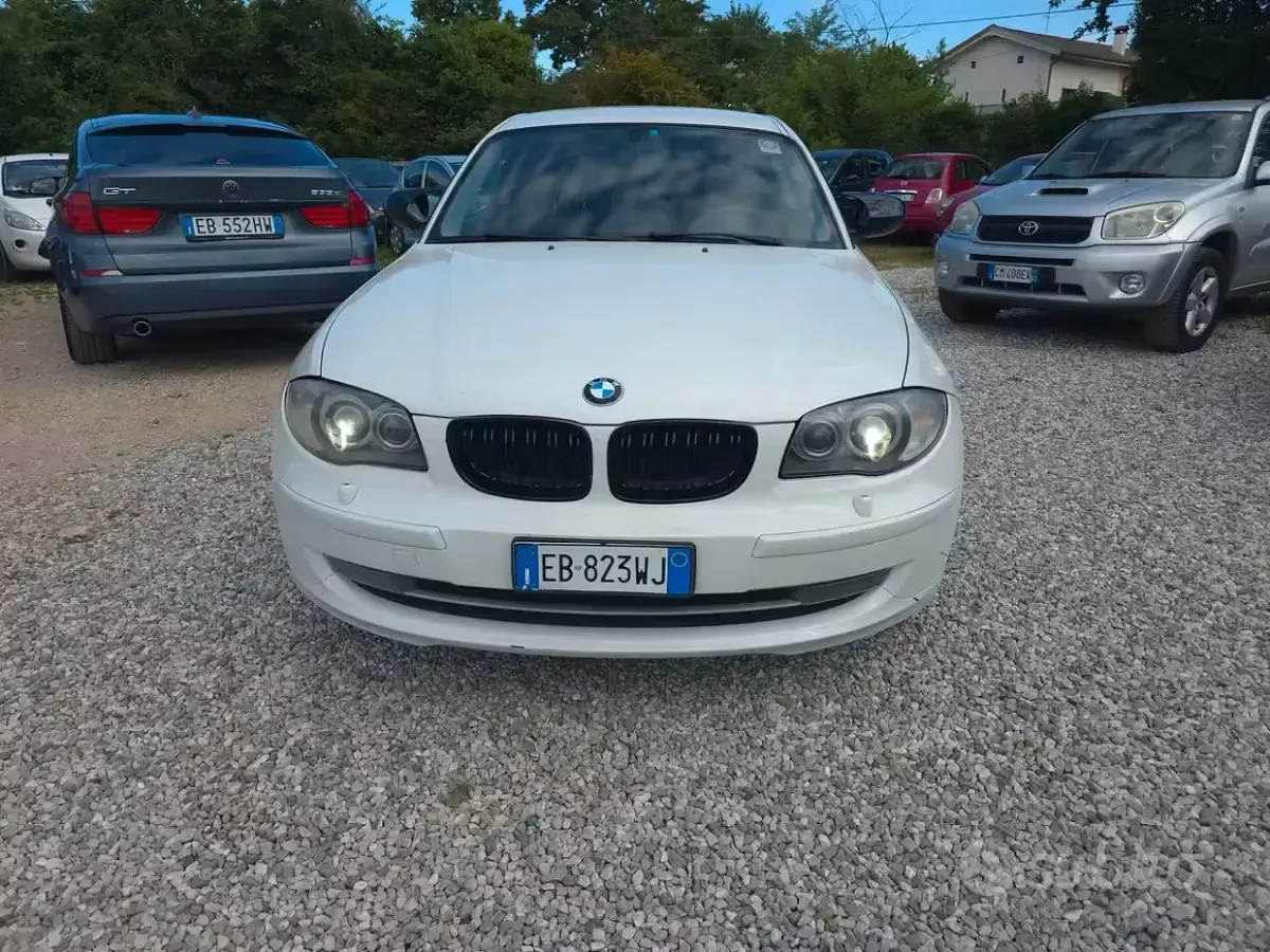 Usata BMW 116 116 CV (85 kW) 2010 Bianco Utilitaria