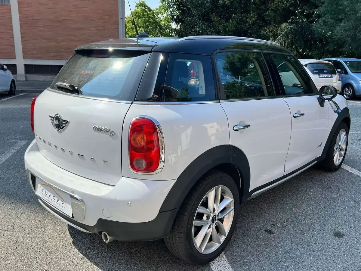 Usata Mini Cooper D Countryman Business 111 CV (81 kW) 2017 Bianco SUV