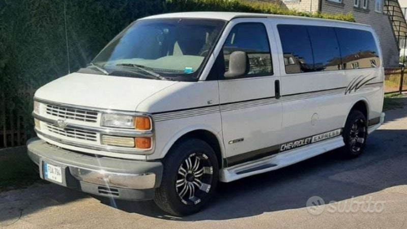Bianco Usata 1998 Chevrolet Express Furgone | 12.900 € - Immagine 1/4