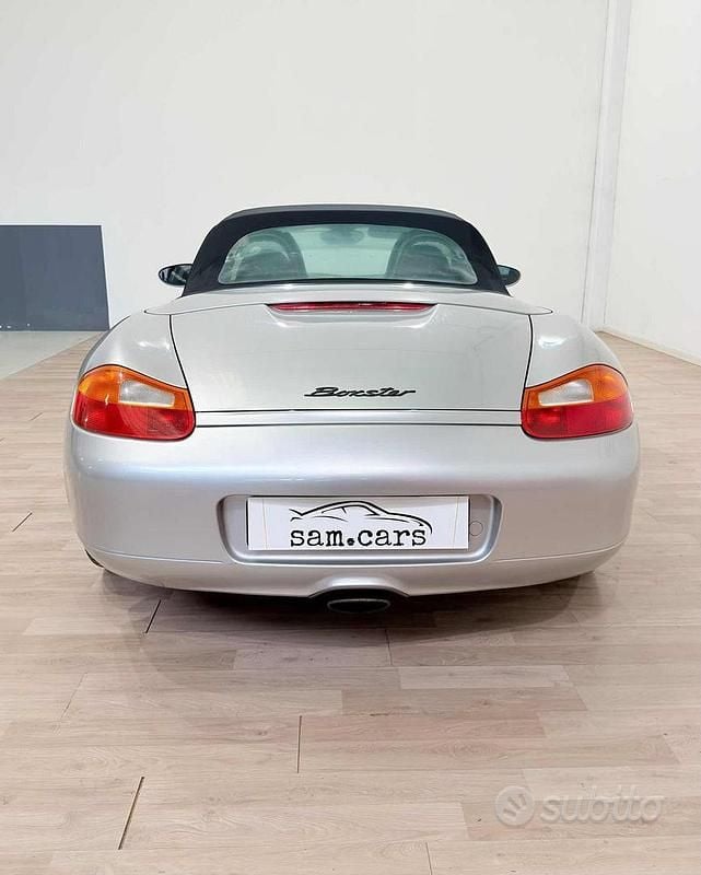 Usata Porsche Boxster 220 CV (161 kW) 2000 Grigio Cabrio