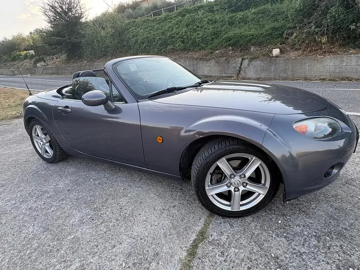 Usata Mazda MX5 126 CV (92 kW) 2008 Grigio Cabrio