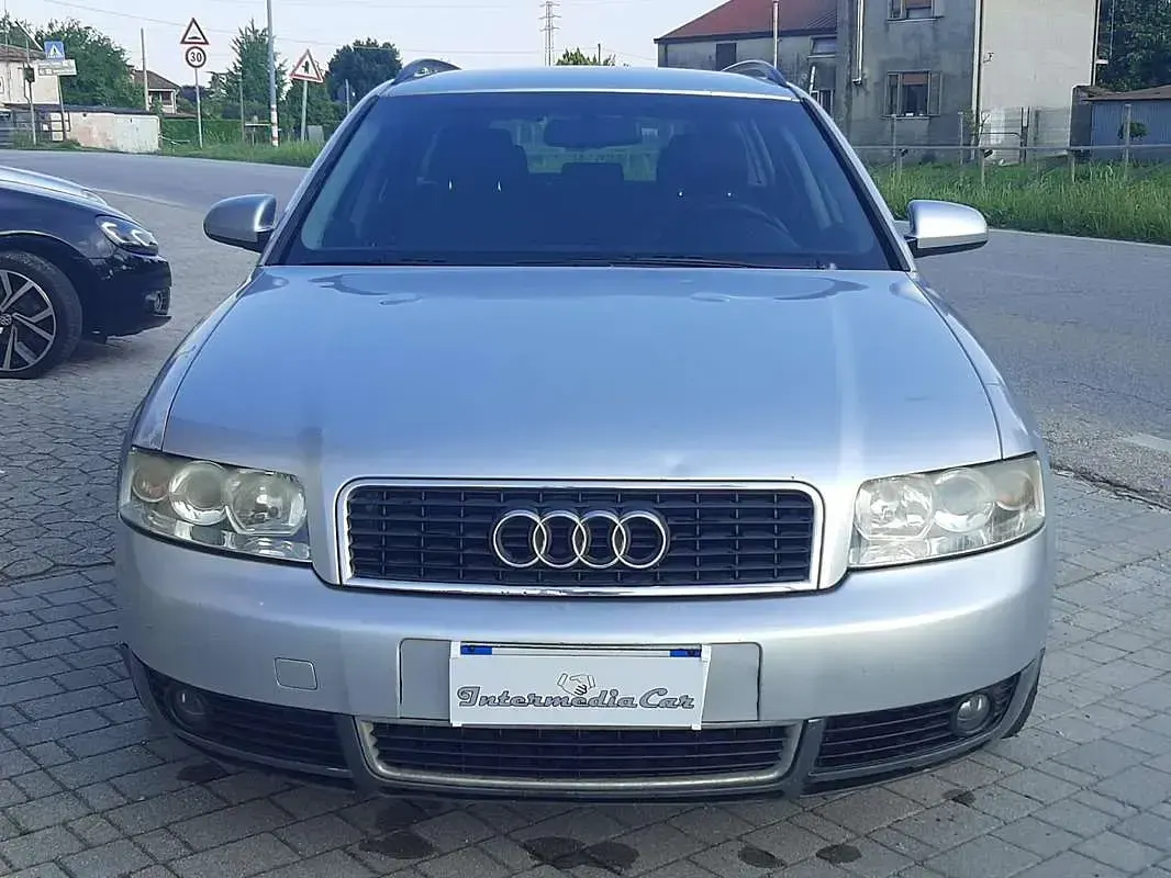 Usata Audi A4 131 CV (96 kW) 2001 Argento Station wagon