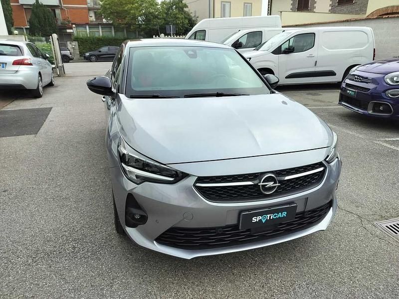 Usata Opel Corsa-e GS Line 56 kW (77 CV) 2021 Argento Utilitaria