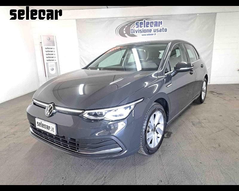 Usata VW Golf VIII Style 130 CV (95 kW) 2022 5v grigio manganese metallizzato Berlina