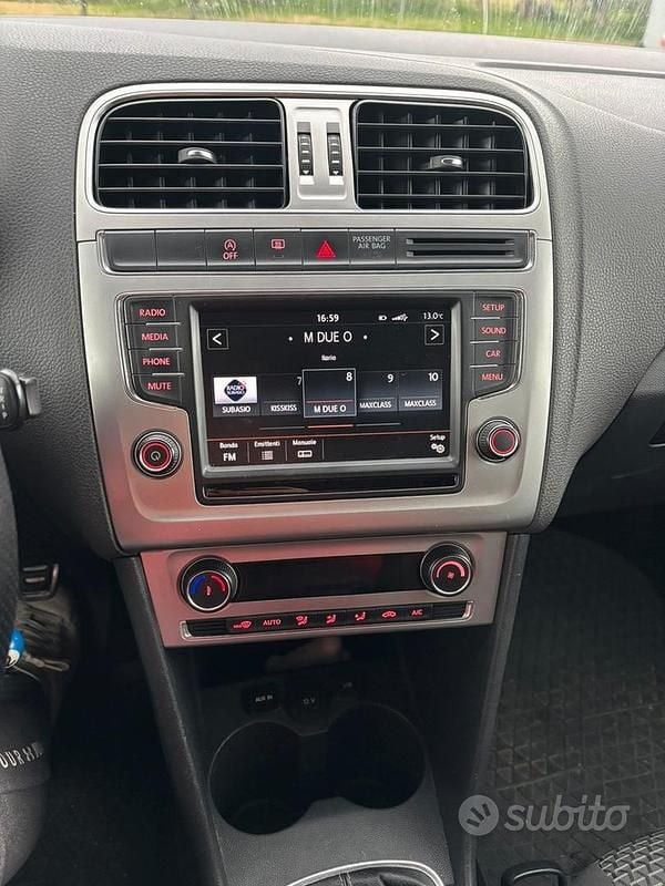 Usata VW Polo Cross 90 CV (66 kW) 2015 Grigio Utilitaria